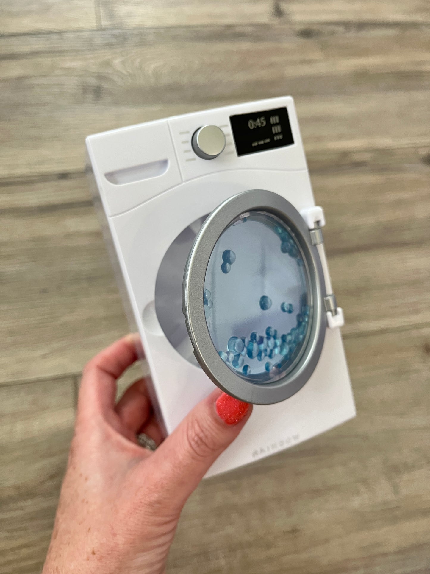 1/6 scale Rainbow High washing machine