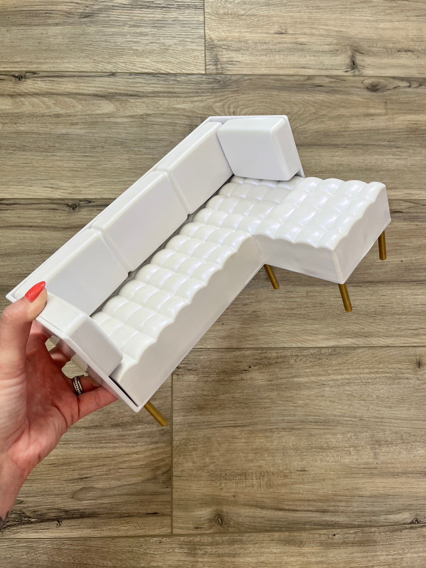 1/6 scale Rainbow High couch