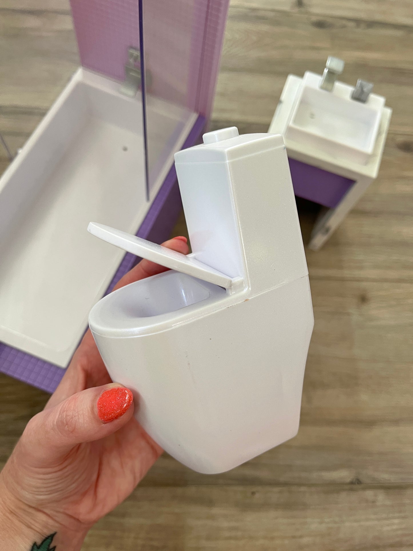 1/6 scale Rainbow High bathroom set